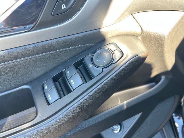 Used 2023 Chevrolet Traverse LT FWD image 11