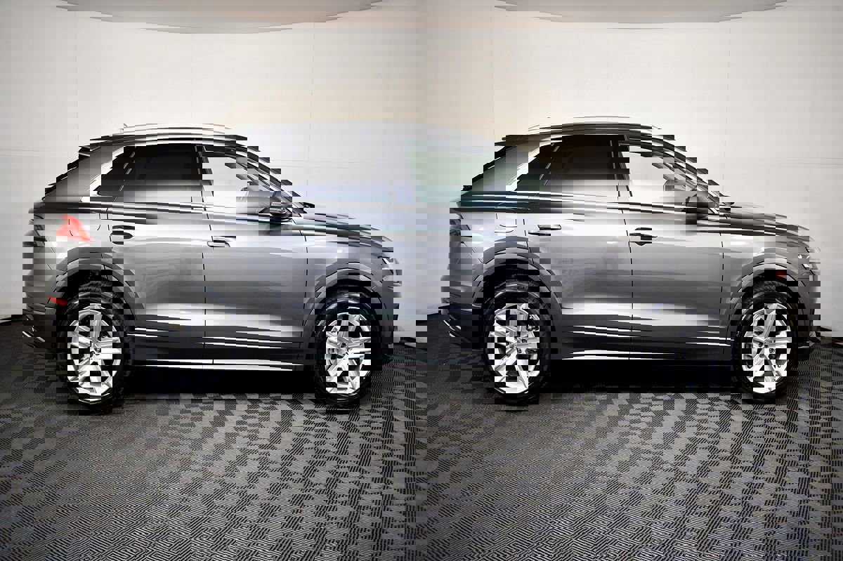 Used 2019 Audi Q8 Premium w/ Convenience Package image 7