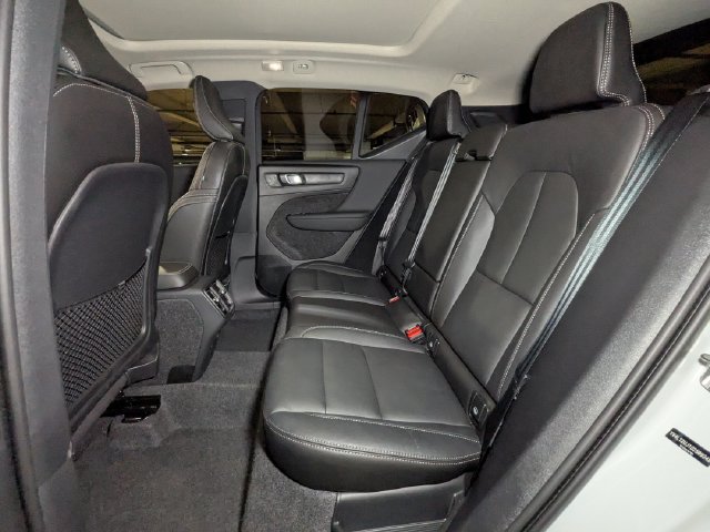 New 2025 Volvo XC40 B5 Core w/ Protection Package Premier AWD/4WD image 26