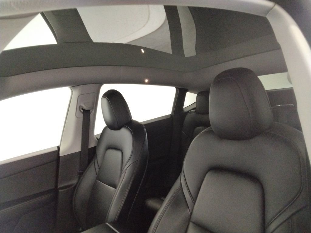 Used 2021 Tesla Model Y Long Range image 29