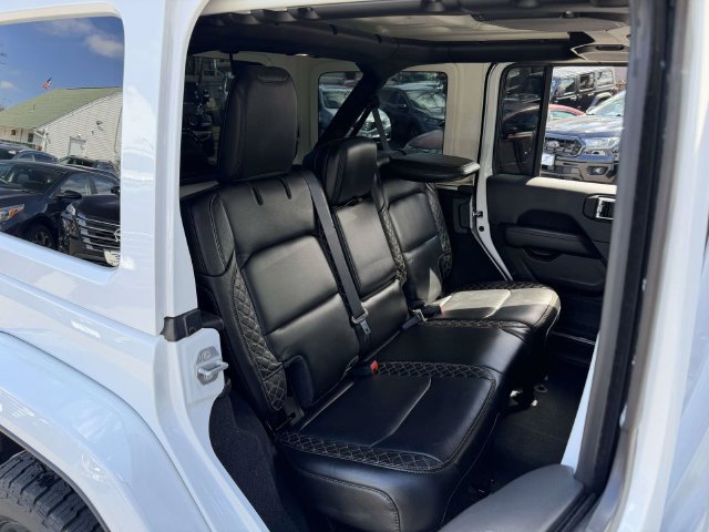 Used 2022 Jeep Wrangler Unlimited Sahara AWD/4WD image 15