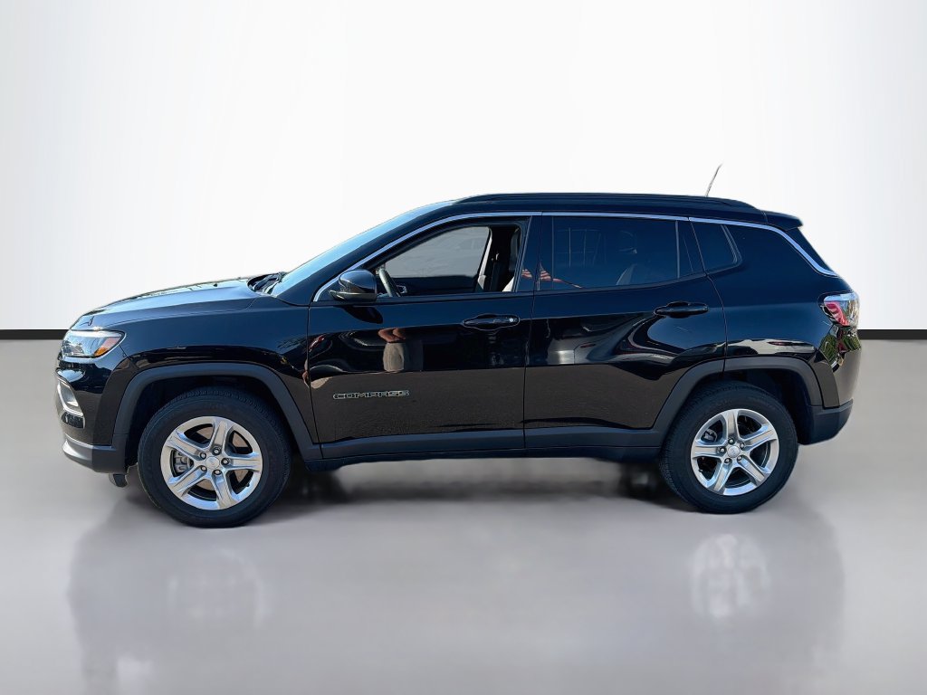 Used 2024 Jeep Compass Latitude AWD/4WD image 8