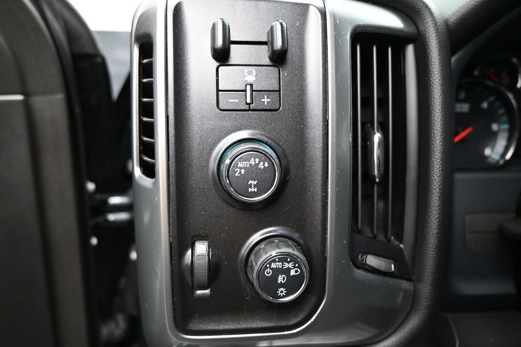 Used 2017 Chevrolet Silverado 1500 LT w/ All Star Edition AWD/4WD image 12