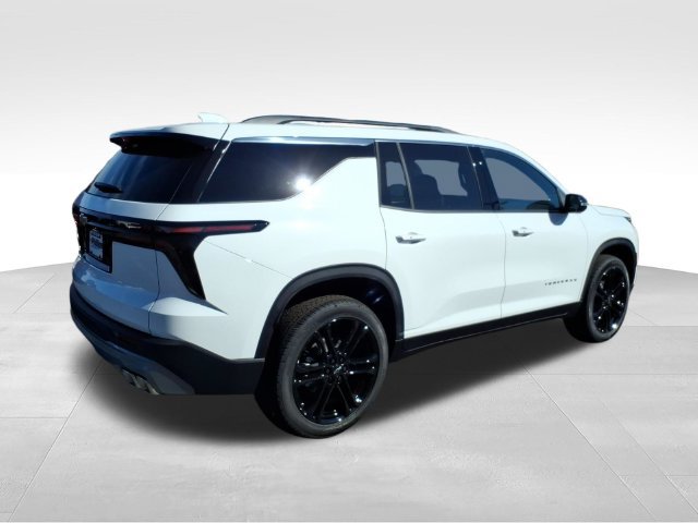 New 2027 Chevrolet Traverse LT w/ LPO, Floor Liner Package FWD image 3