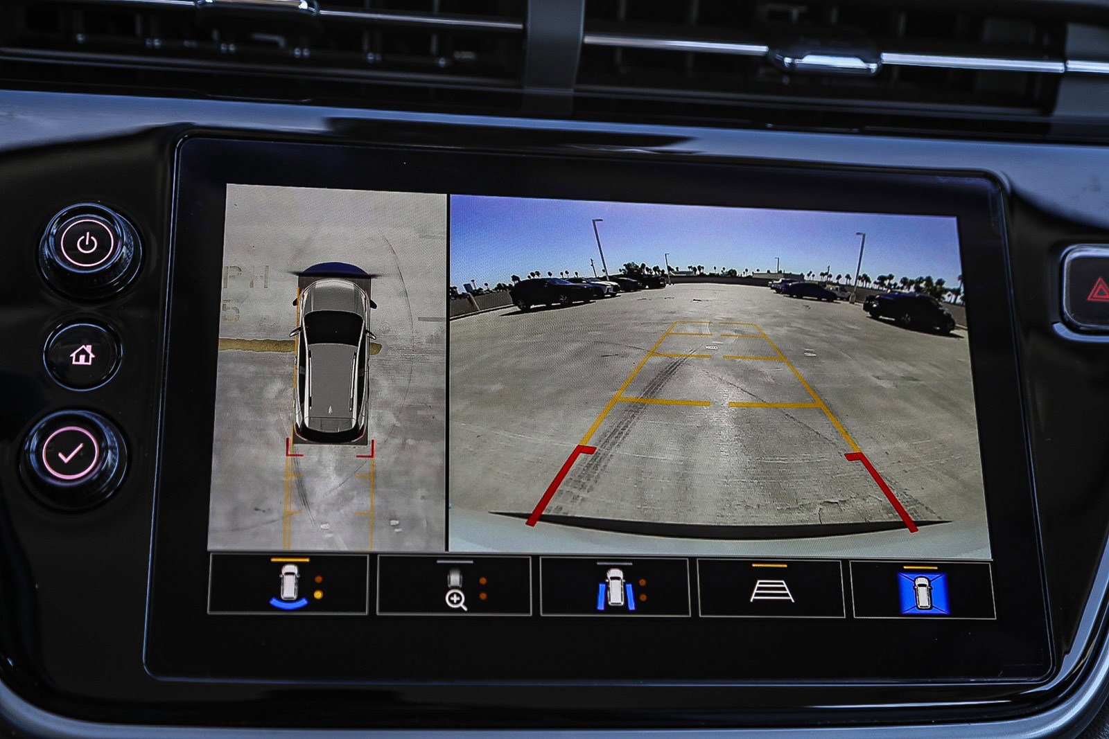 Used 2023 Chevrolet Bolt EUV Premier image 23