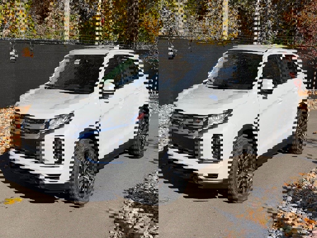 New 2025 Mitsubishi Outlander Sport ES