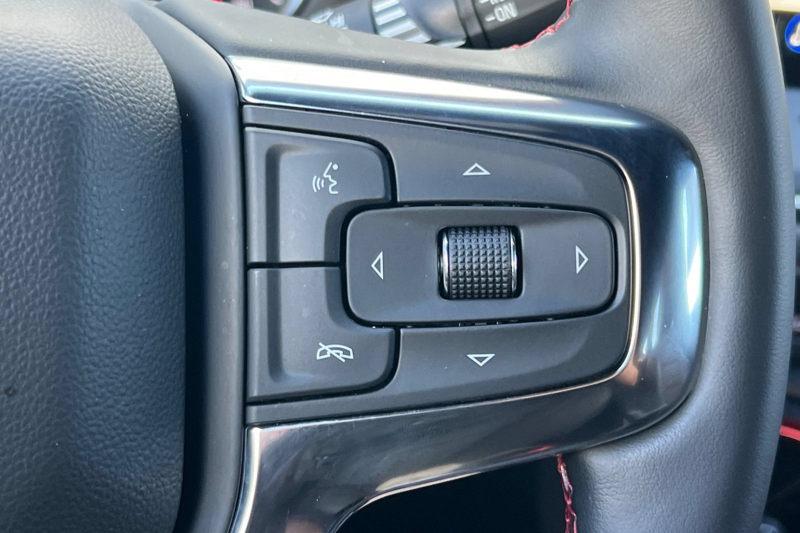 Used 2025 Chevrolet Blazer RS AWD/4WD image 34