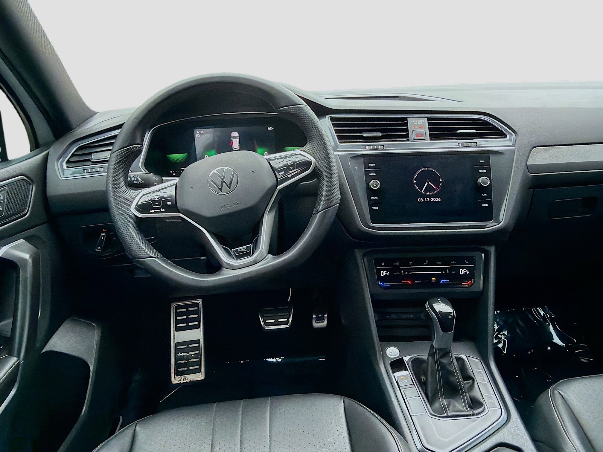 Used 2023 Volkswagen Tiguan SE R-Line image 21