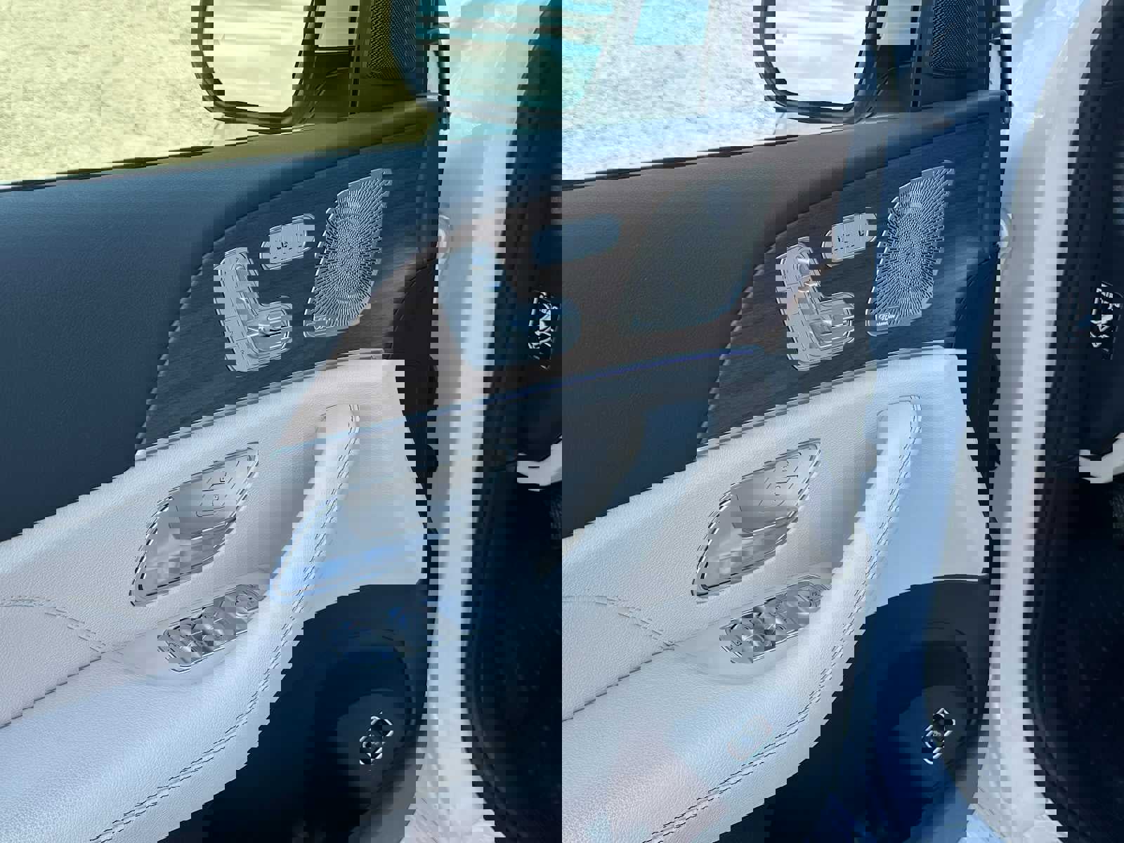 Used 2025 Mercedes-Benz GLE 450 4MATIC Coupe image 24