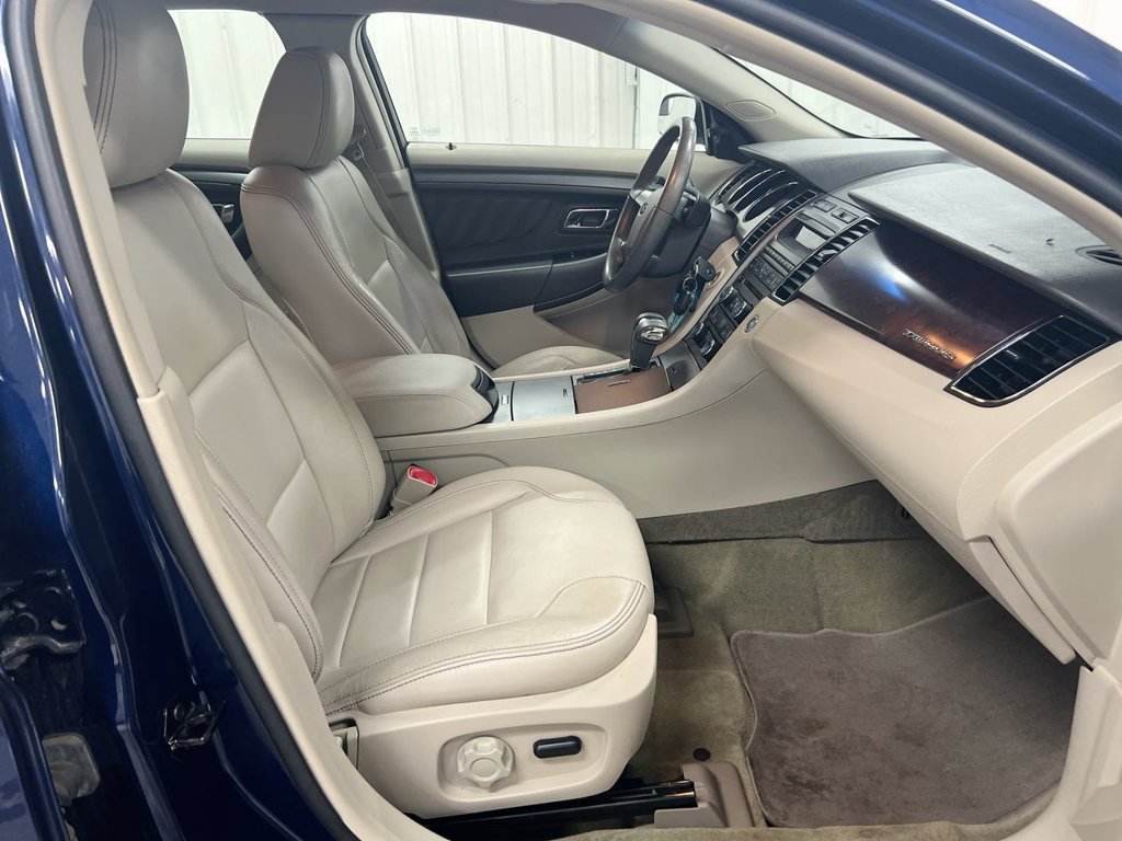 Used 2012 Ford Taurus SEL FWD image 20