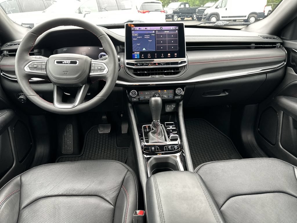 Certified 2025 Jeep Compass Trailhawk w/ Trailhawk Elite Group AWD/4WD image 10