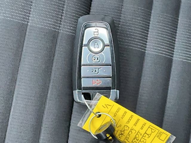 Used 2025 Ford Explorer ST-Line image 38