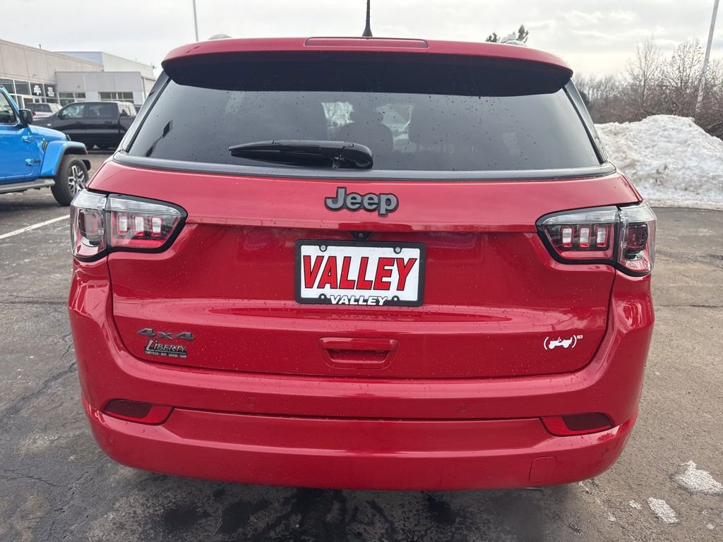 Used 2022 Jeep Compass Limited image 4