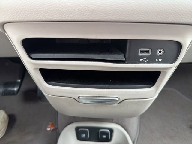 Used 2018 Chrysler Pacifica Touring-L image 28