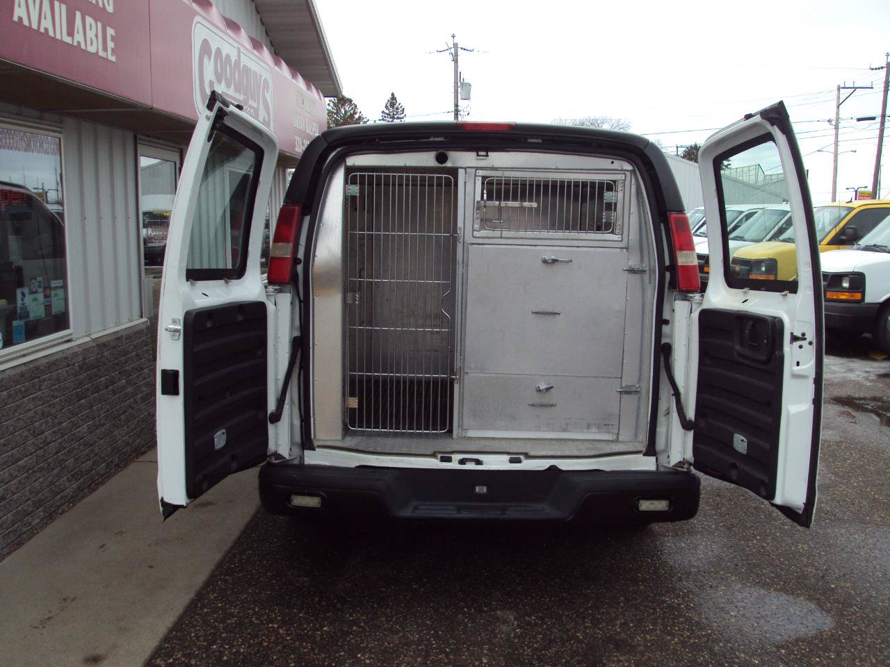 Used 2013 GMC Savana 1500 AWD image 8