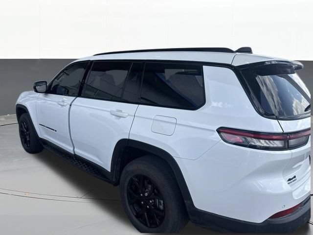 Used 2024 Jeep Grand Cherokee L Altitude AWD/4WD image 11