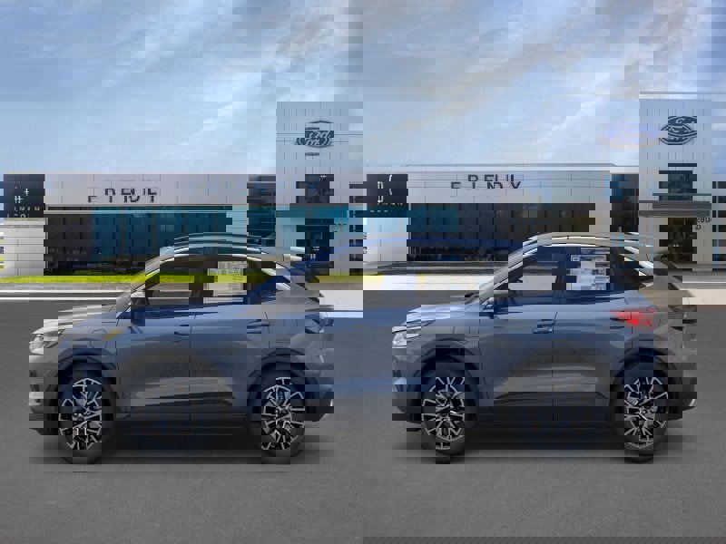 New 2026 Ford Escape SE image 3