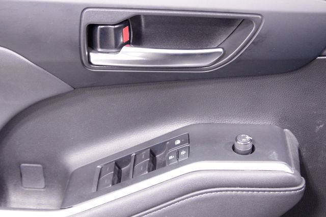 Used 2022 Toyota Highlander XLE AWD/4WD image 23