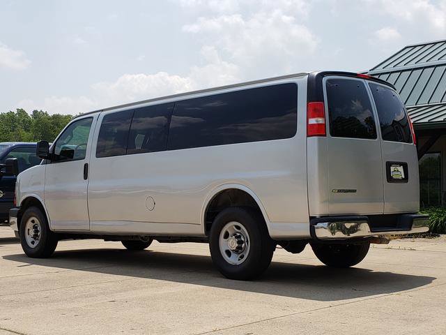 Used 2018 Chevrolet Express 3500 LT w/ LT Preferred Equipment Group RWD image 3