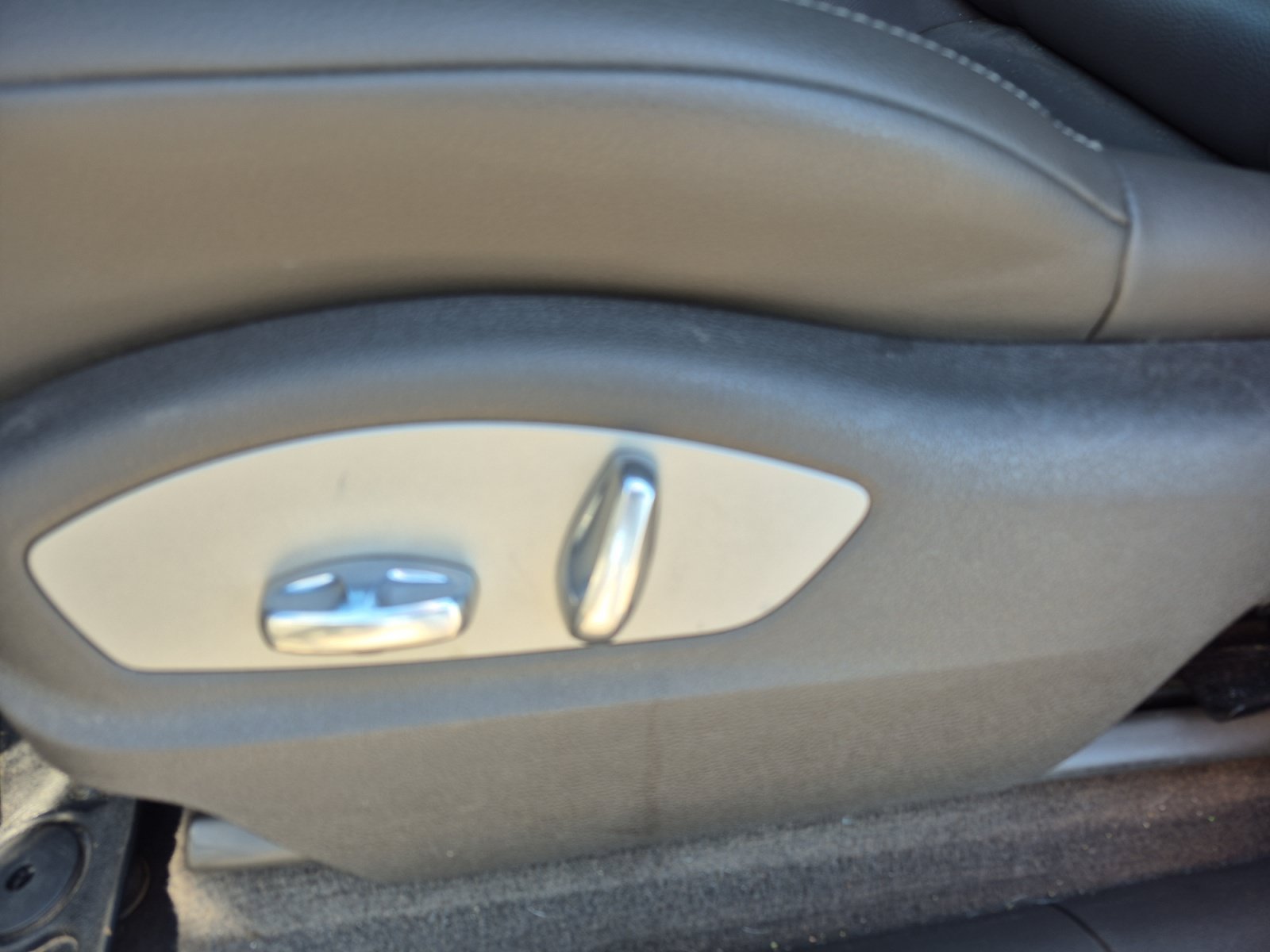 Used 2021 Porsche Macan AWD/4WD image 13