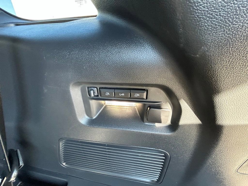 Used 2025 Ford Explorer ST AWD/4WD image 11