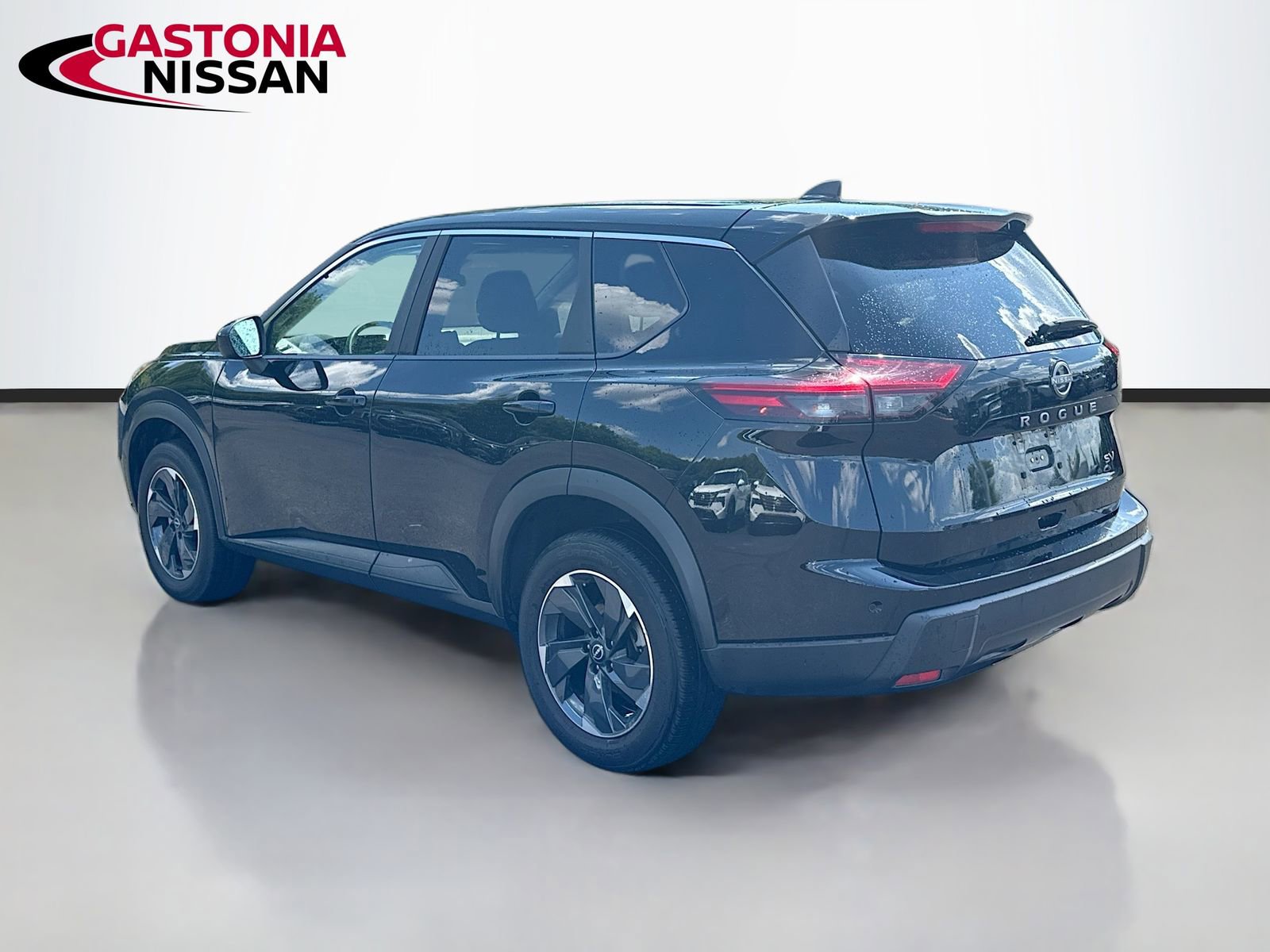 Used 2024 Nissan Rogue SV FWD image 6