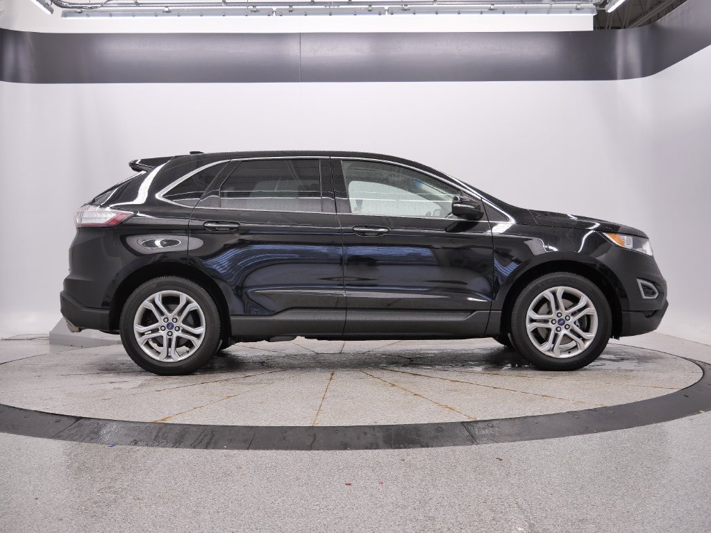 Used 2017 Ford Edge Titanium w/ Technology Package AWD/4WD image 6