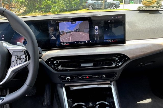 Used 2025 BMW 330i Sedan image 9