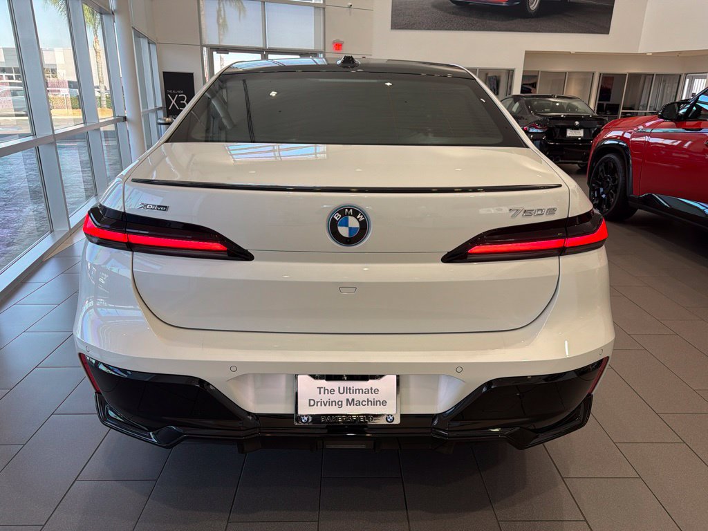 New 2026 BMW 750e xDrive w/ Executive Package AWD/4WD image 4