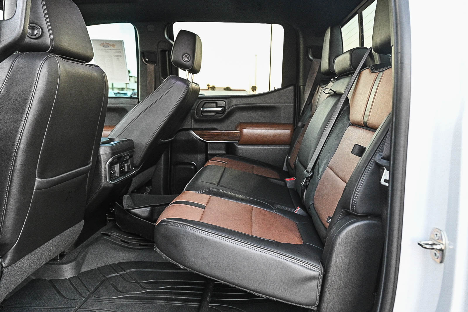 Used 2019 Chevrolet Silverado 1500 High Country image 19