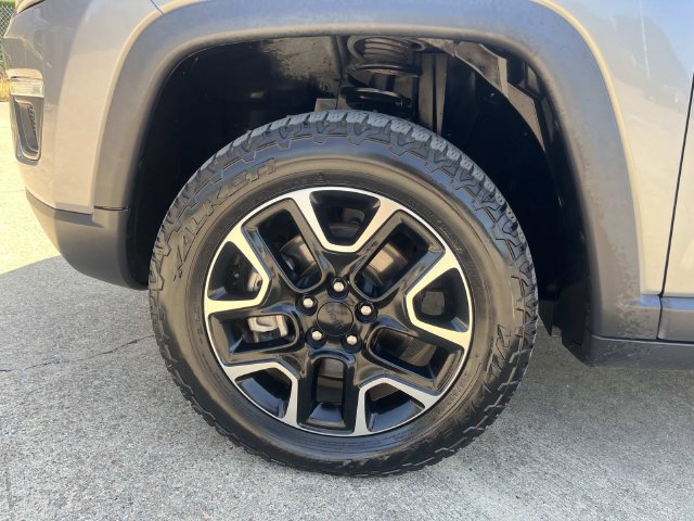 Used 2020 Jeep Compass Trailhawk AWD/4WD image 6