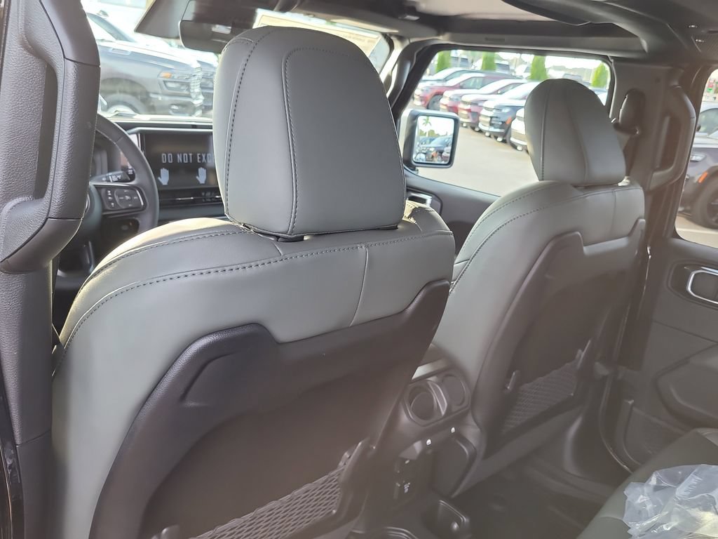 New 2026 Jeep Gladiator Mojave AWD/4WD image 12