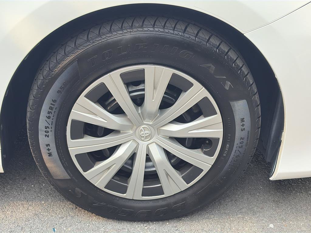 Used 2022 Toyota Camry LE FWD image 27