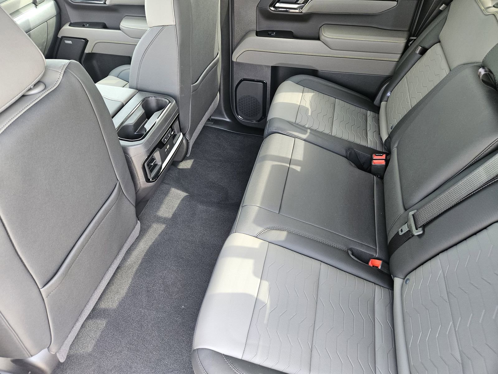 Certified 2026 Chevrolet Silverado 1500 ZR2 w/ Dark Appearance Package image 33