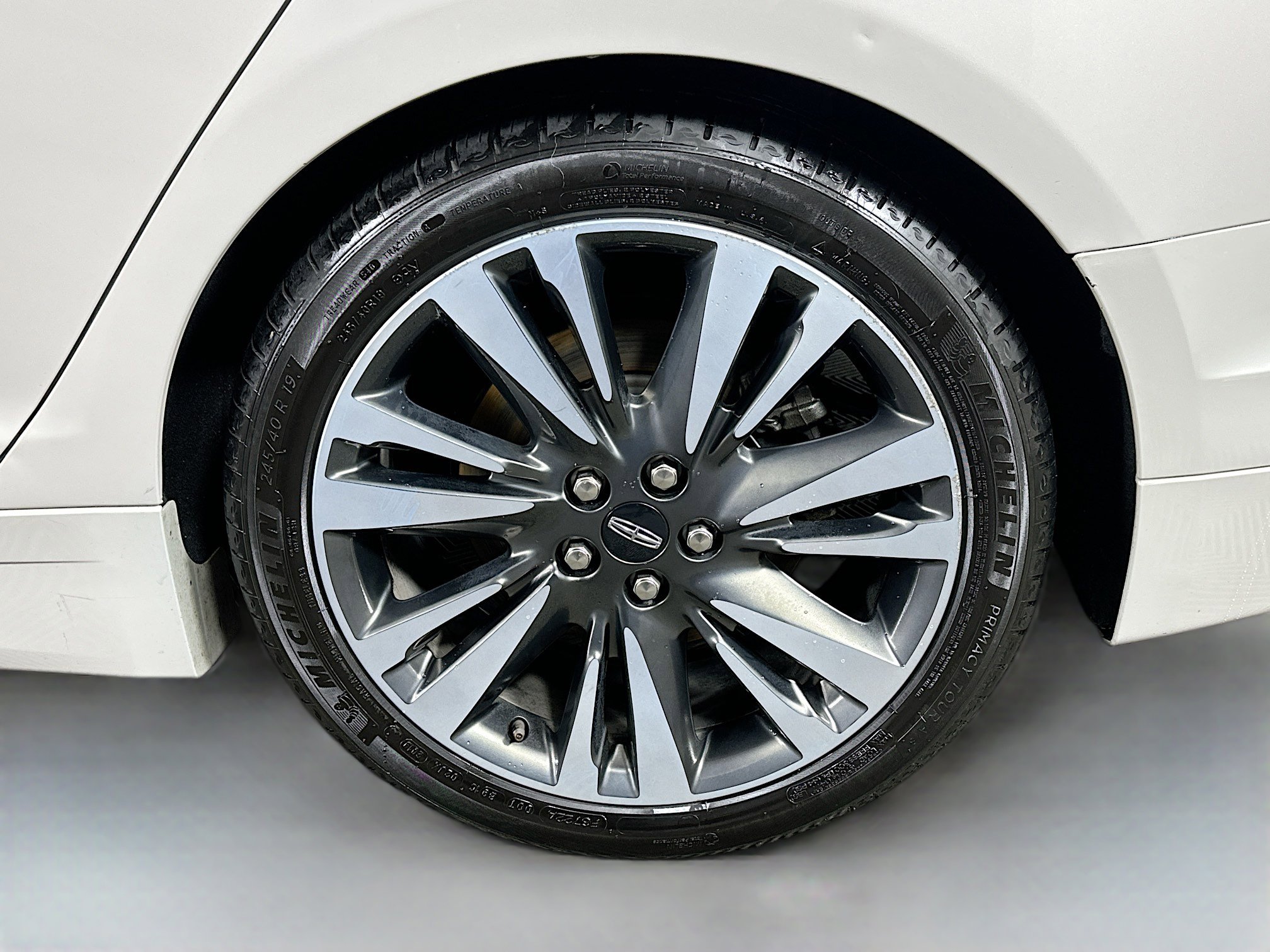 Used 2019 Lincoln MKZ Reserve FWD image 32