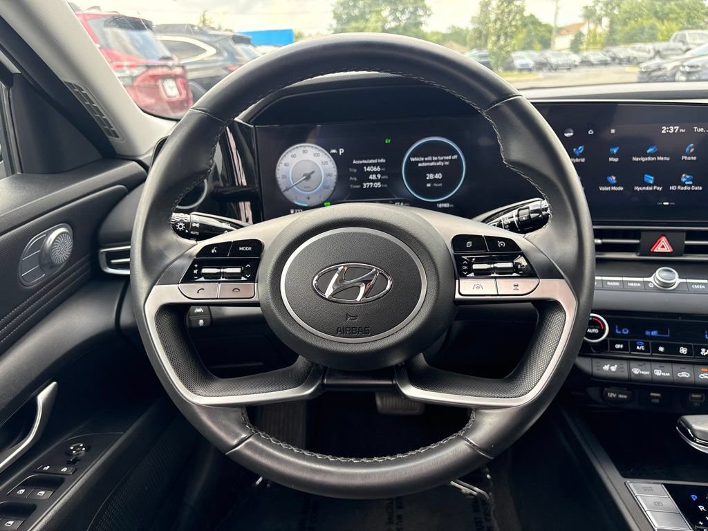 Used 2023 Hyundai Elantra Limited FWD image 15