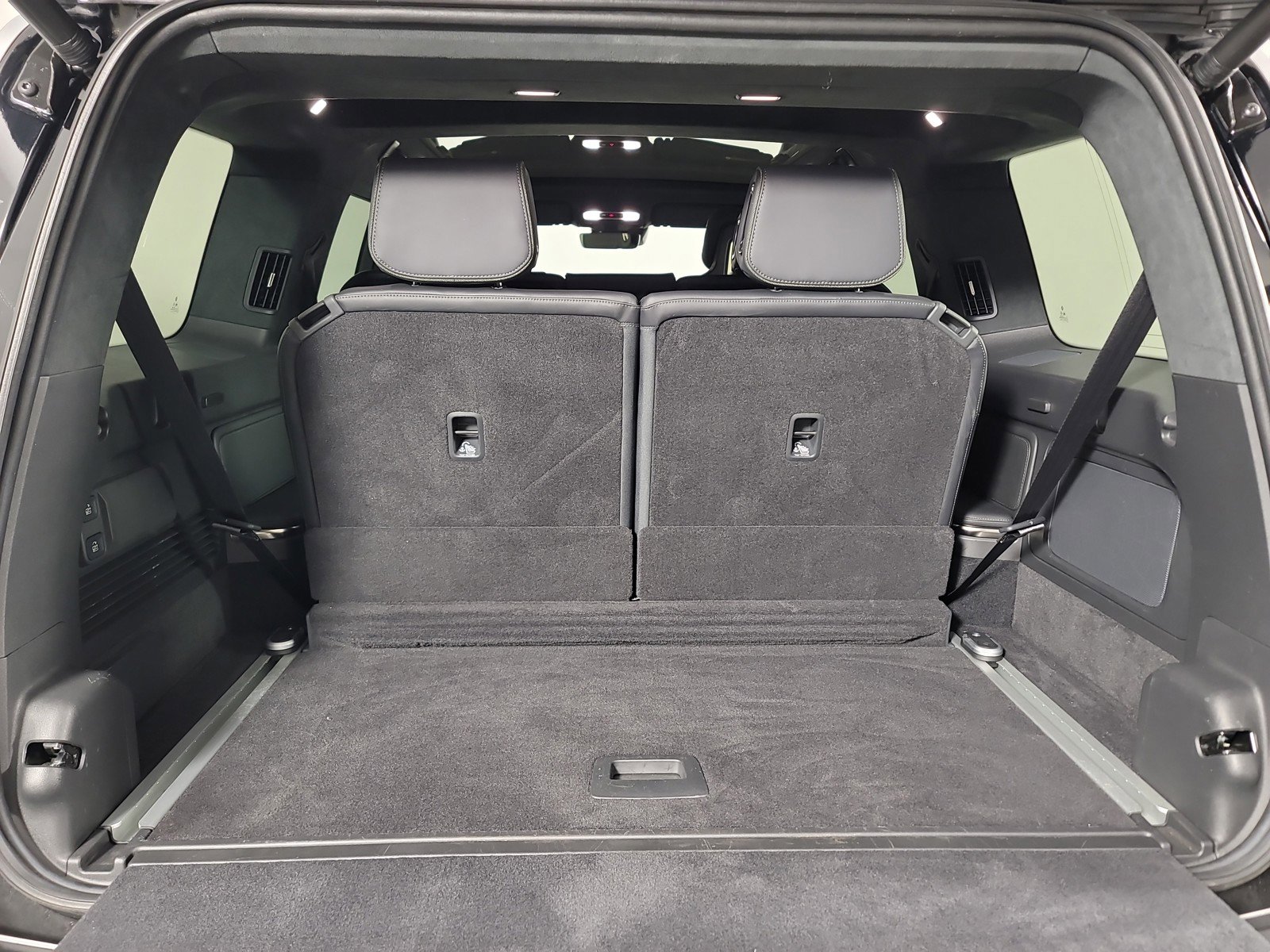 Used 2024 Rivian R1S Adventure AWD/4WD image 15