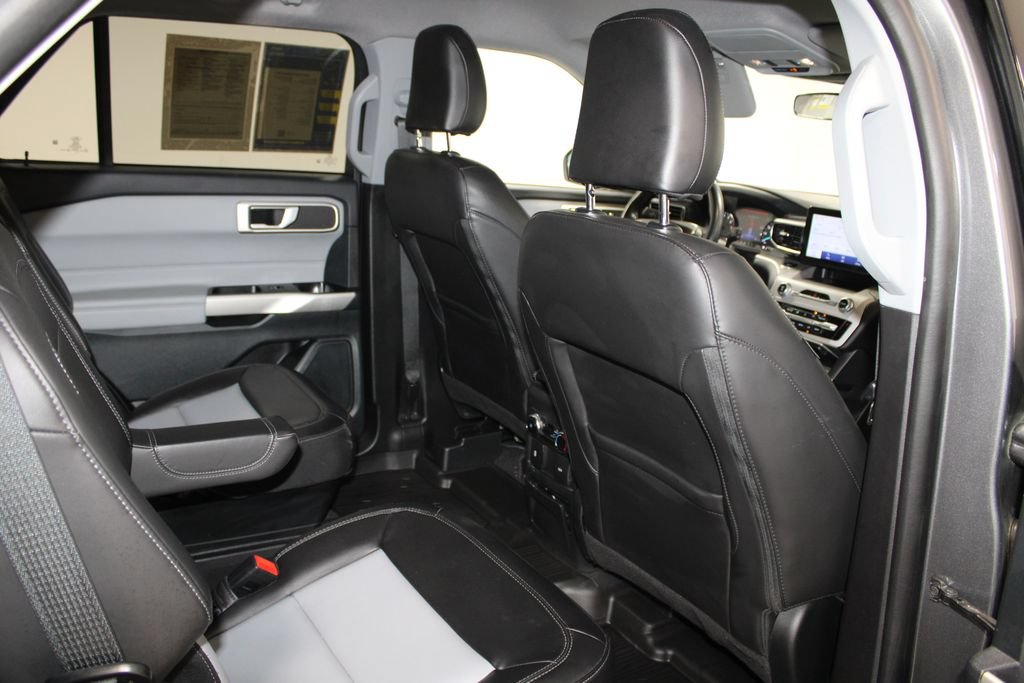 Used 2023 Ford Explorer XLT w/ Equipment Group 202A AWD/4WD image 26