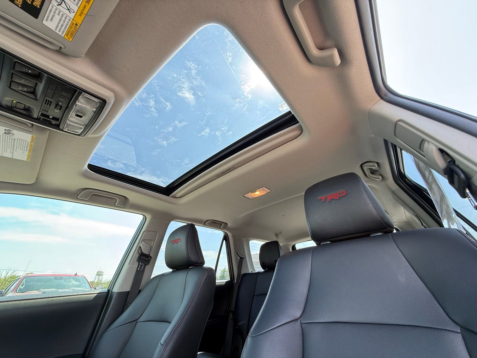 Used 2023 Toyota 4Runner TRD Off-Road Premium w/ Moonroof Package AWD/4WD image 4