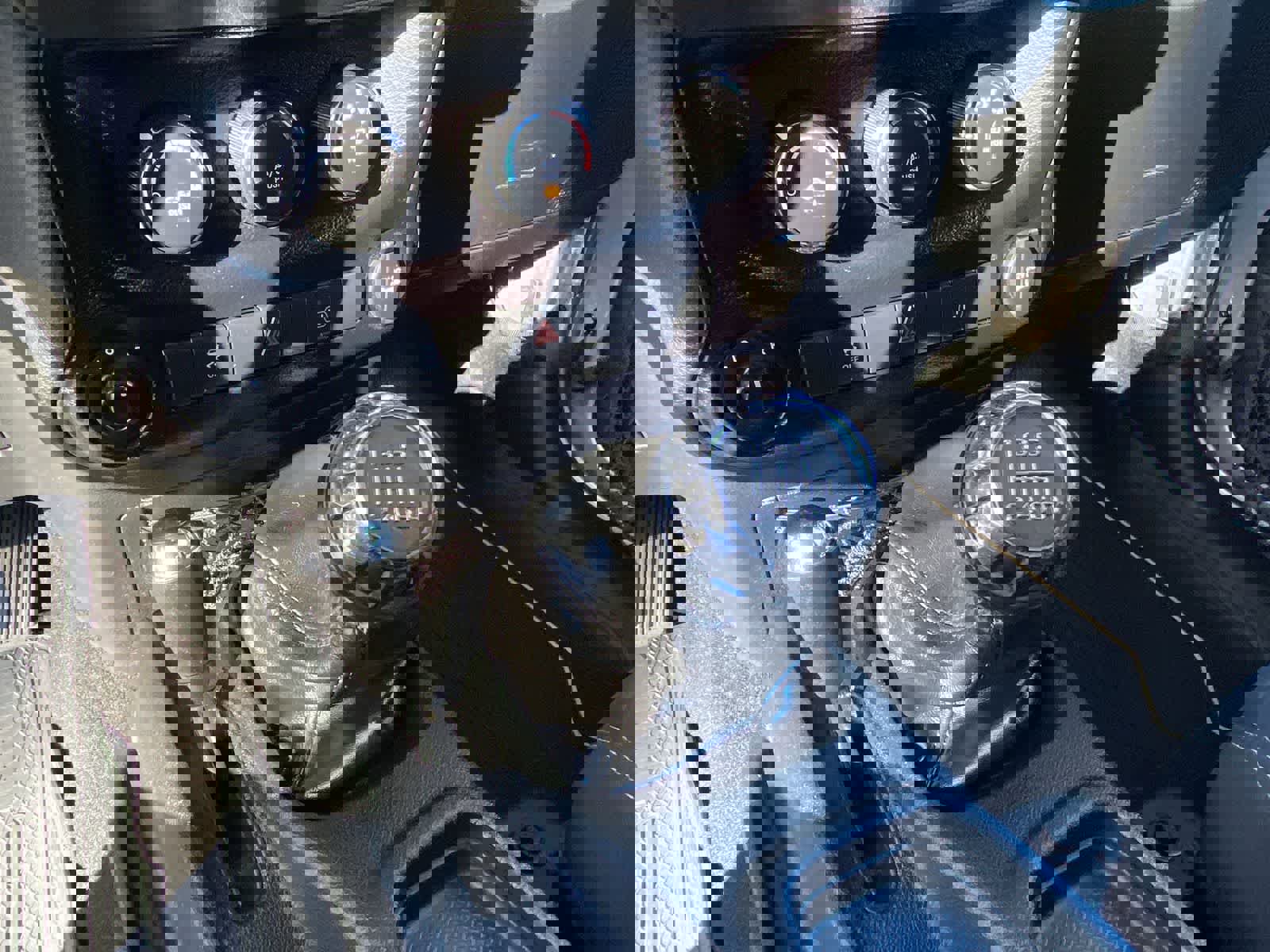 Used 2016 Jeep Wrangler Unlimited Sahara w/ Connectivity Group image 31