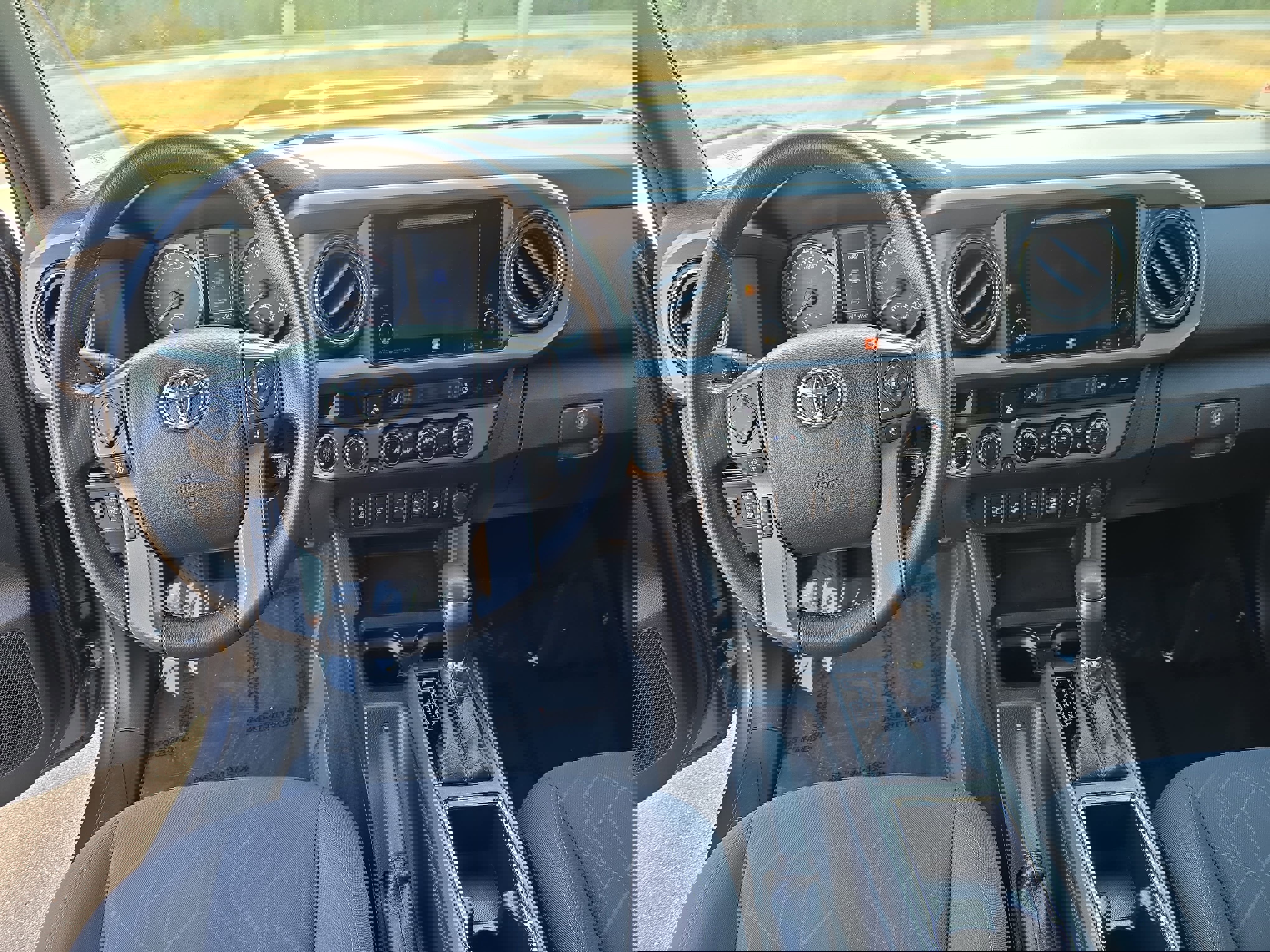 Used 2017 Toyota Tacoma TRD Sport image 17