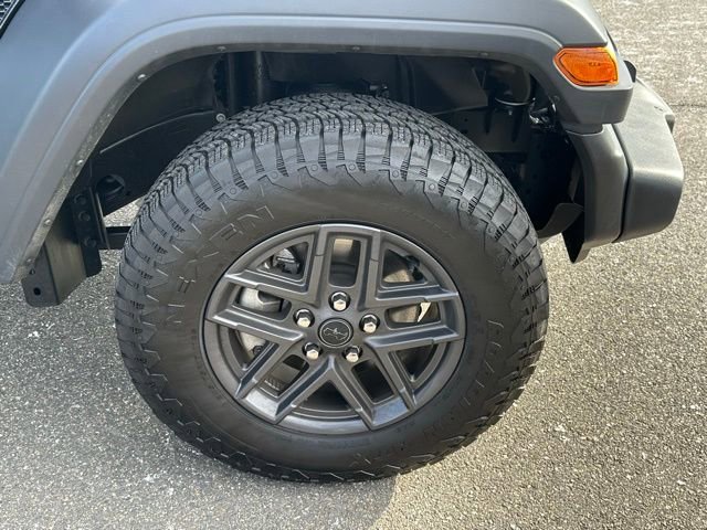 Used 2023 Jeep Wrangler Sport image 13