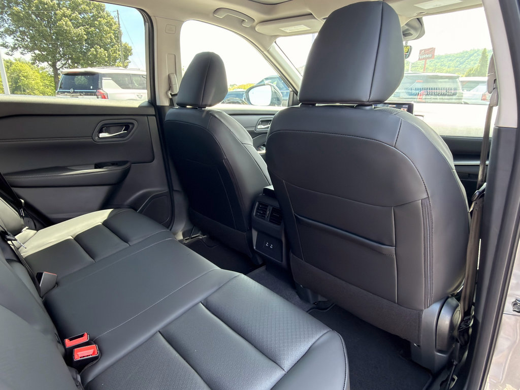 New 2026 Nissan Rogue SV FWD image 17