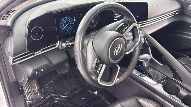 Used 2024 Hyundai Elantra Limited image 32