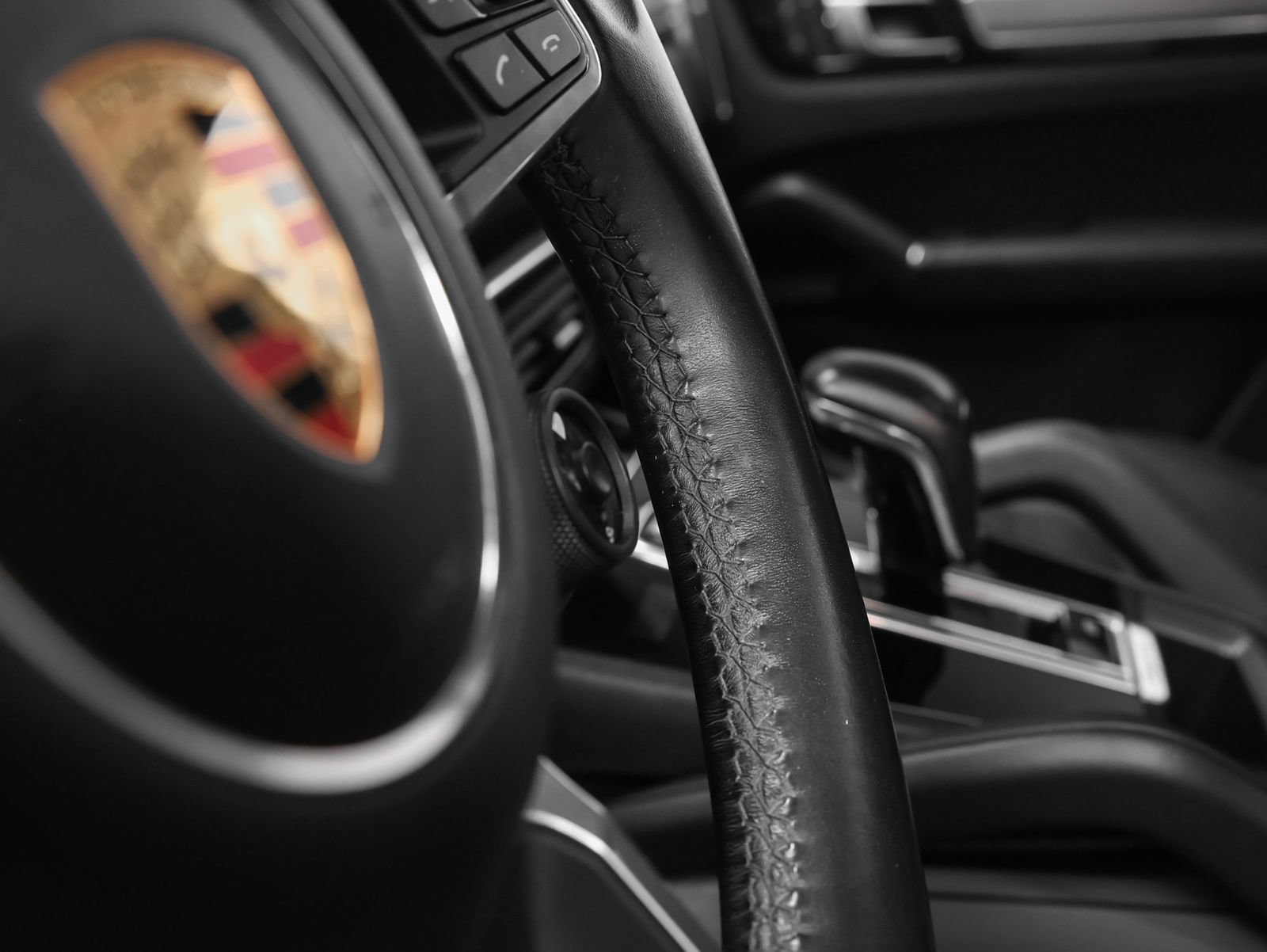 Certified 2022 Porsche Cayenne Platinum Edition AWD/4WD image 33