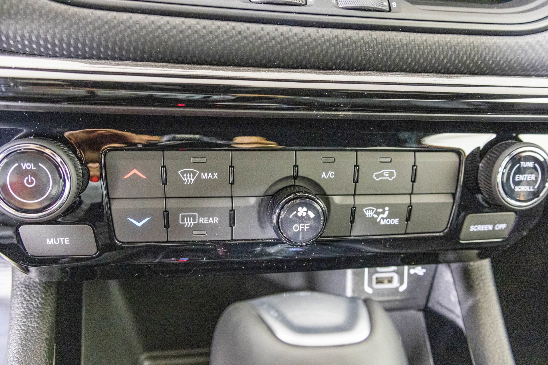 New 2026 Jeep Compass Latitude image 24