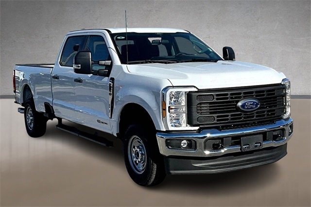 New 2026 Ford F250 XL w/ FX4 Off-Road Package image 2
