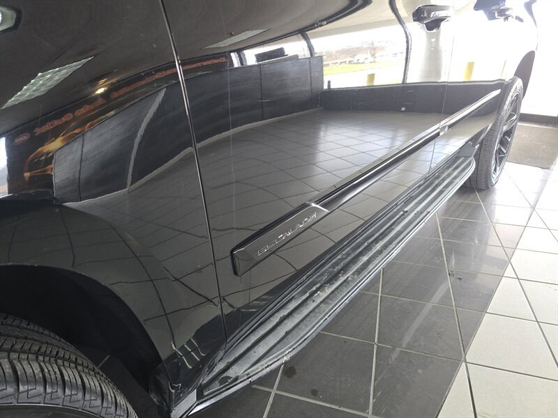 Used 2016 Cadillac Escalade ESV Luxury image 35