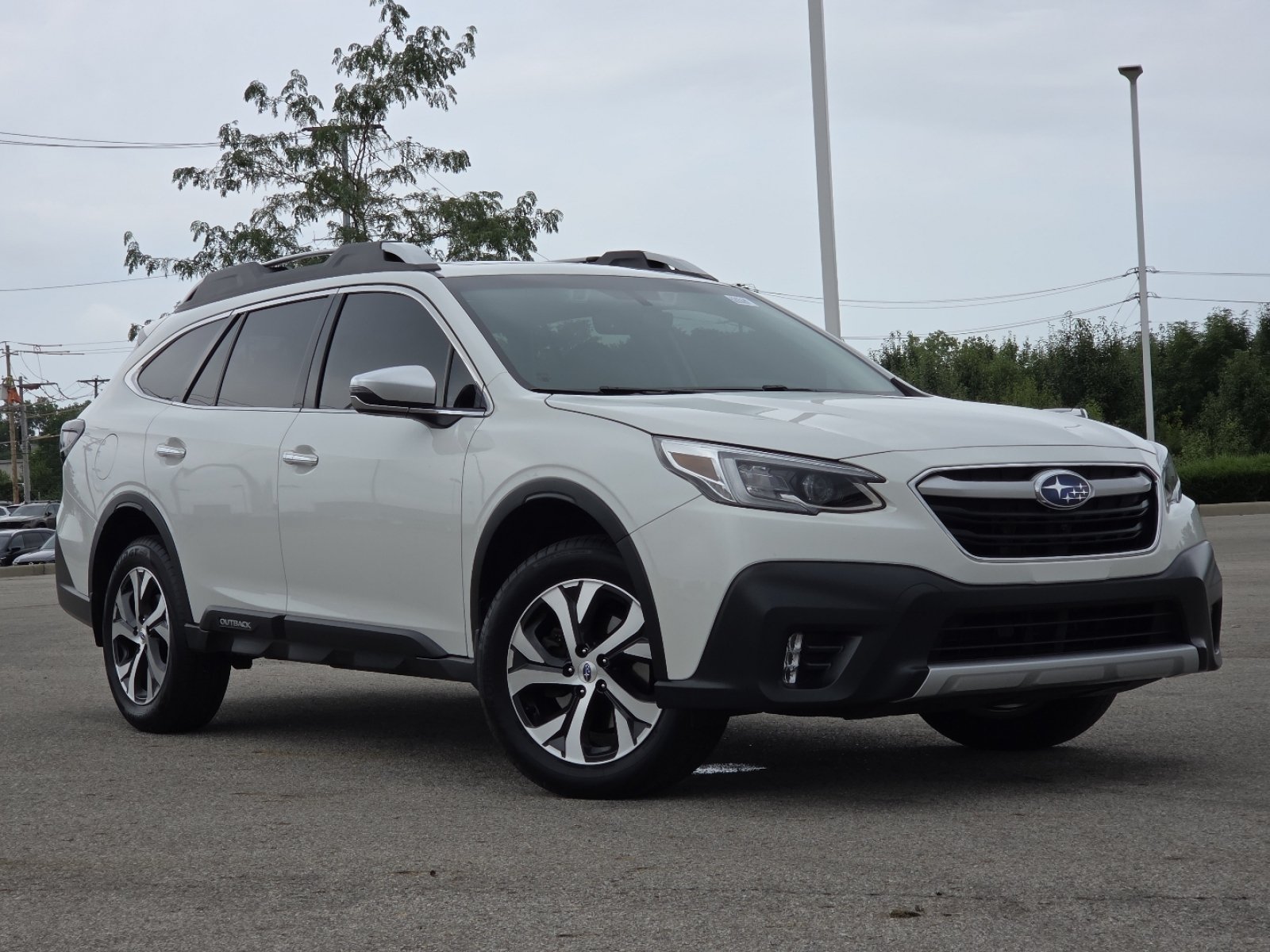 Used 2022 Subaru Outback Touring w/ Popular Package #2 AWD/4WD image 2