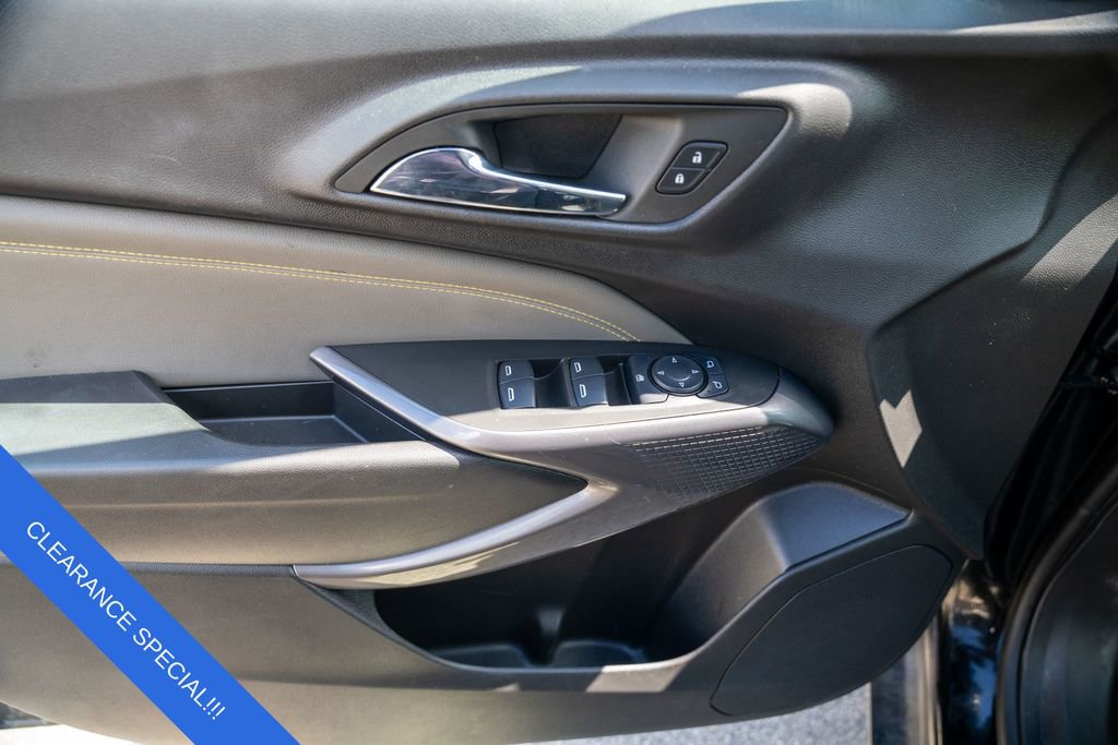 Used 2025 Chevrolet Trax ACTIV w/ Driver Confidence Package image 16